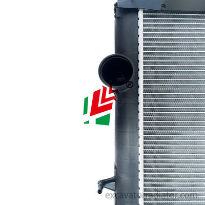 ISUZU Mixer Radiator Water Tank Engine Concrete Mixer Truck Parts Manufacturer Direct Sales
